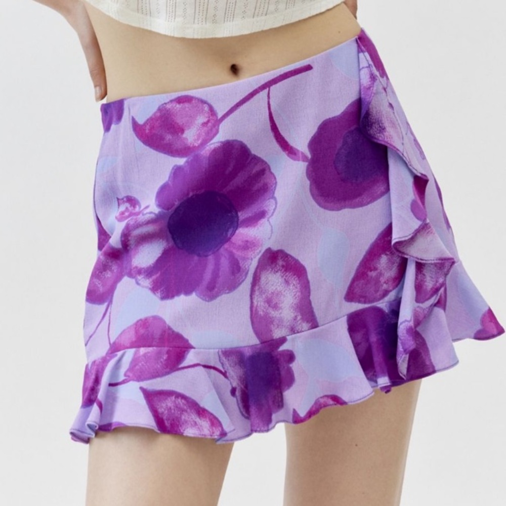 BNWT URBAN RENEWAL FLORAL SKIRT